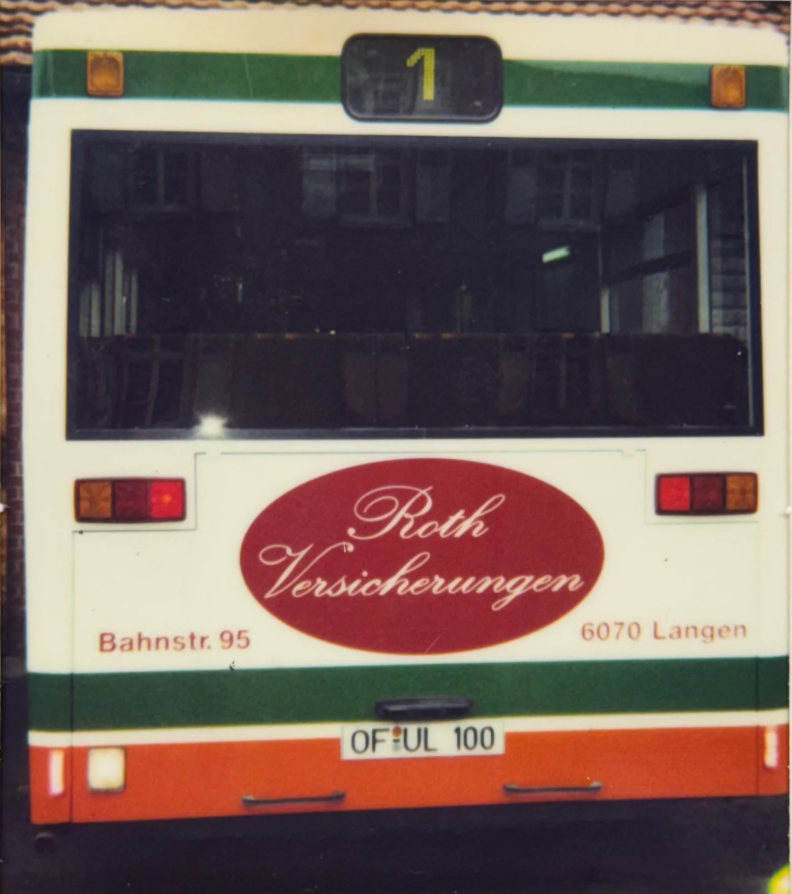 Heckansicht des Roth-Linienbusses